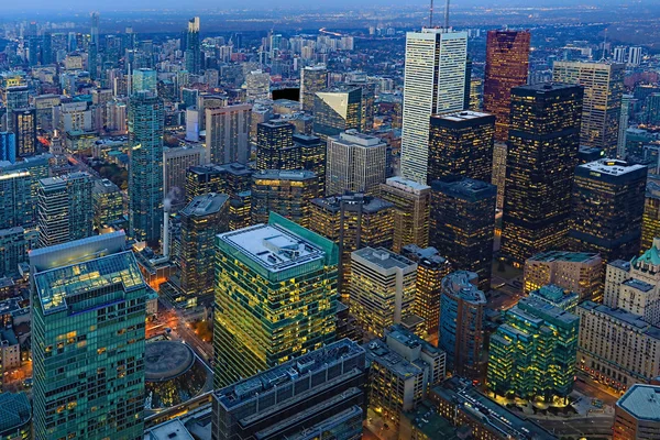 Luchtfoto van Toronto city center na donker — Stockfoto