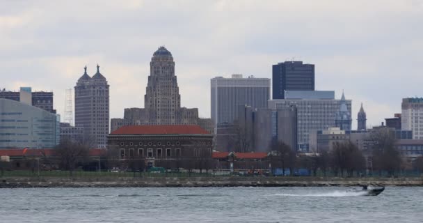 4 k Ultrahd Buffalo skyline över floden Niagara — Stockvideo