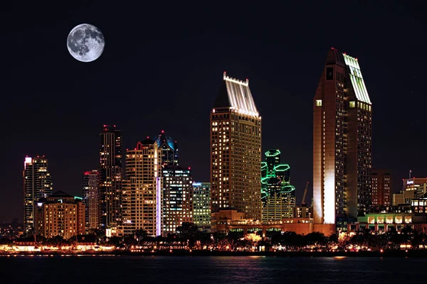 Mondaufgang über San Diego, Kalifornien — Stockfoto