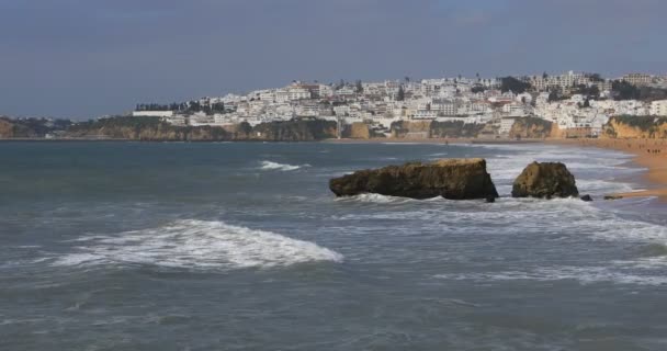 4K UltraHD widok na plażę w Albufeirze w Portugalii — Wideo stockowe