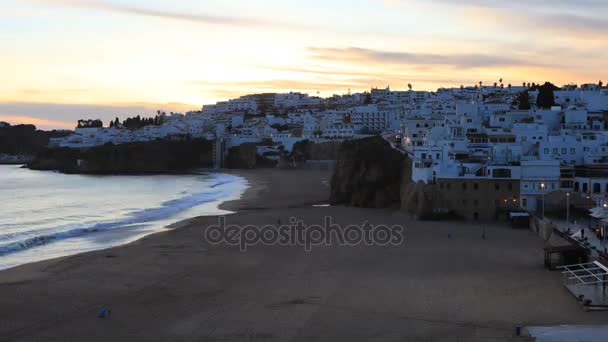 4 k Ultrahd Timelapse dagen till natt på stranden i Albufeira, Portugal — Stockvideo