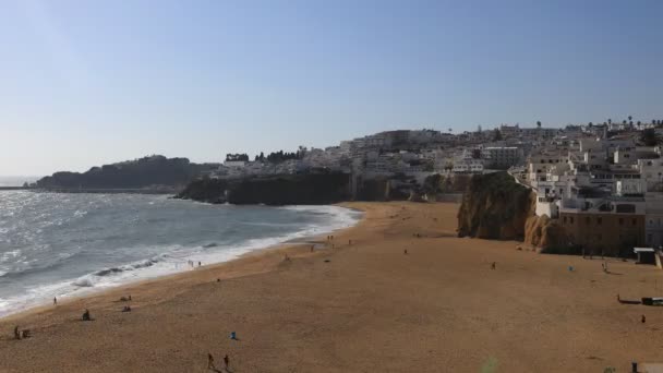 4k Ultrahd Timelapse av stranden i Albufeira, Portugal på solig dag — Stockvideo