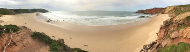 Panoramik plaj güneybatı Algarve, Portekiz