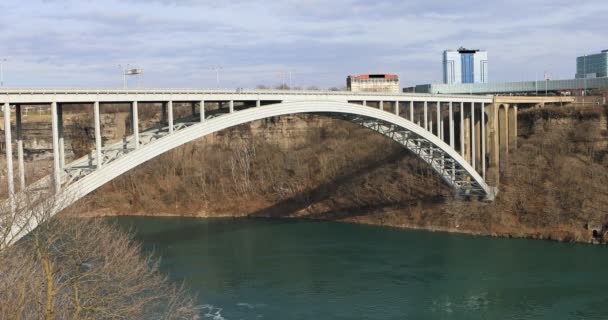 4k ultrahd die Regenbogenbrücke an der Grenze zu Kanada und den Vereinigten Staaten — Stockvideo