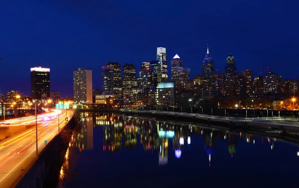 Nattvisning Philadelphia centrum — Stockfoto