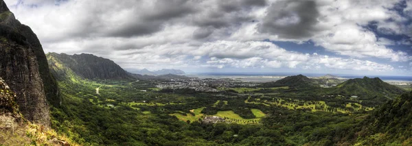 Reggelikor csodálatos a kilátás a Páli kilátó, Hawaii — Stock Fotó