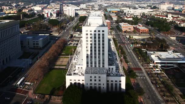 4K UltraHD Una vista del timelapse de edificios cerca del ayuntamiento de Los Ángeles, California — Vídeo de stock