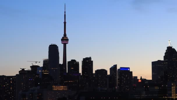 4K UltraHD Timelapse de Toronto en el crepúsculo a través del puerto — Vídeo de stock