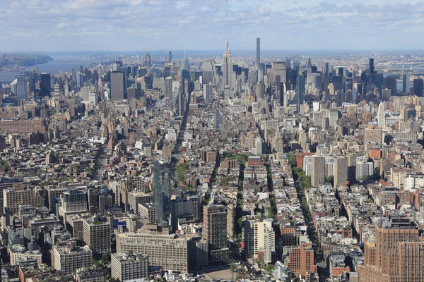 Amplia vista de edificios en el bajo Manhattan — Foto de Stock