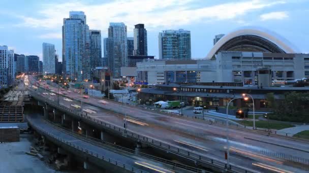 4k Ultrahd Timelapse door de Gardiner Expressway in Toronto's nachts — Stockvideo