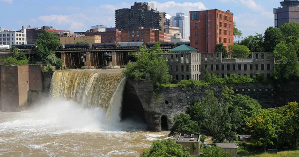 View of the High Falls at the city of Rochester — Stock Photo, Image