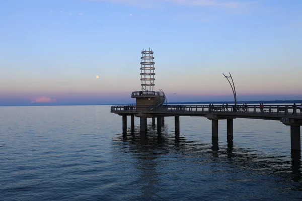 Brant St. Pier in Burlington, Canada at dusk — Stock Photo, Image