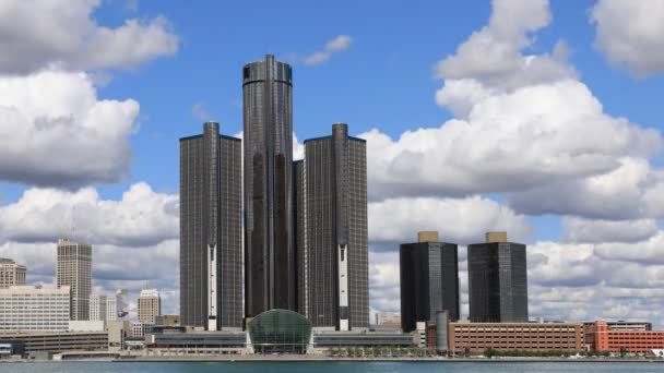 Timelapse del centro de la ciudad de Detroit a través del río Detroit 4K — Vídeo de stock