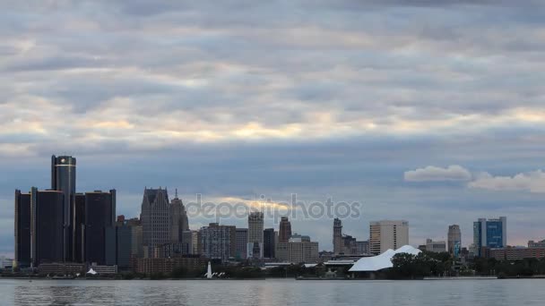 Timelapse de Detroit Skyline de Belle Isle durante o pôr do sol 4K — Vídeo de Stock