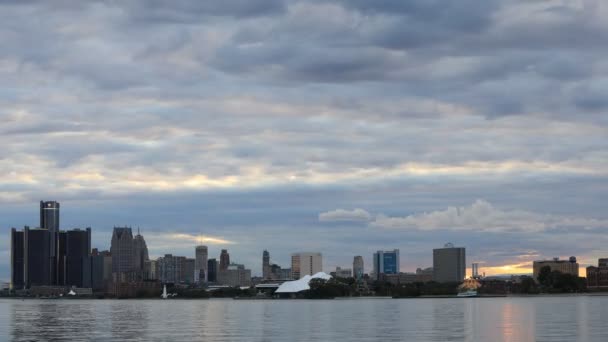 Timelapse di Detroit Skyline da Belle Isle al tramonto 4K — Video Stock