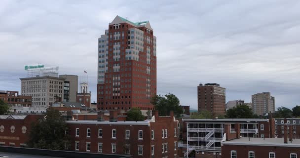 Weergave van Manchester (New Hampshire) Cityscape 4k — Stockvideo