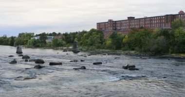 Görünüm Merrimack Nehri Manchester, New Hampshire 4k