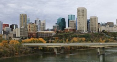 Edmonton şehir merkezinde sonbahar 4k