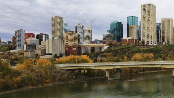 Edmonton, Canadá paisaje urbano al atardecer —  Fotos de Stock