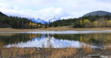 Dağlar ve Bowman Vadisi Provincial Park, Amerika Birleşik Devletleri 4k gölde