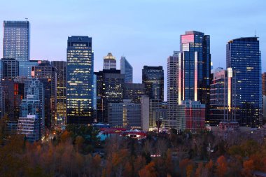 Calgary, Alberta Skyline gece görünümü
