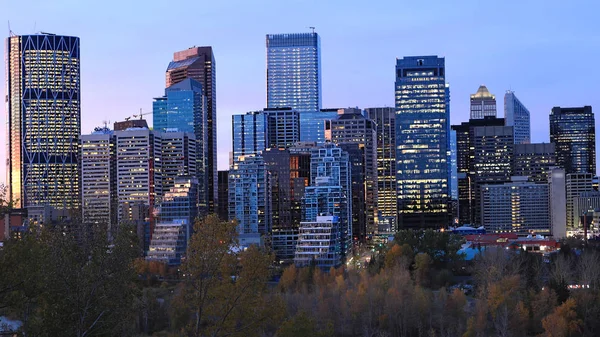 Calgary, Canada skyline al crepuscolo — Foto Stock