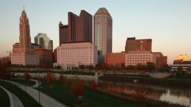 Gün gece timelapse görünümüne Columbus, Ohio şehir merkezinin 4k