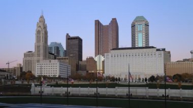 Gün gece timelapse görünümüne Columbus, Ohio Skyline 4k