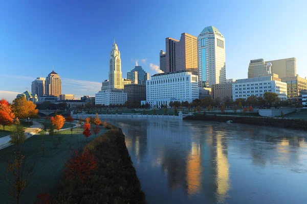 哥伦布, 俄亥俄市中心在一个晴朗的早晨 — 图库照片