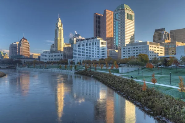 Egy szép nap a Columbus, Ohio-skyline — Stock Fotó