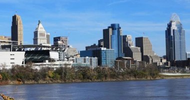 Cincinnati manzarası Ohio Nehri 4k