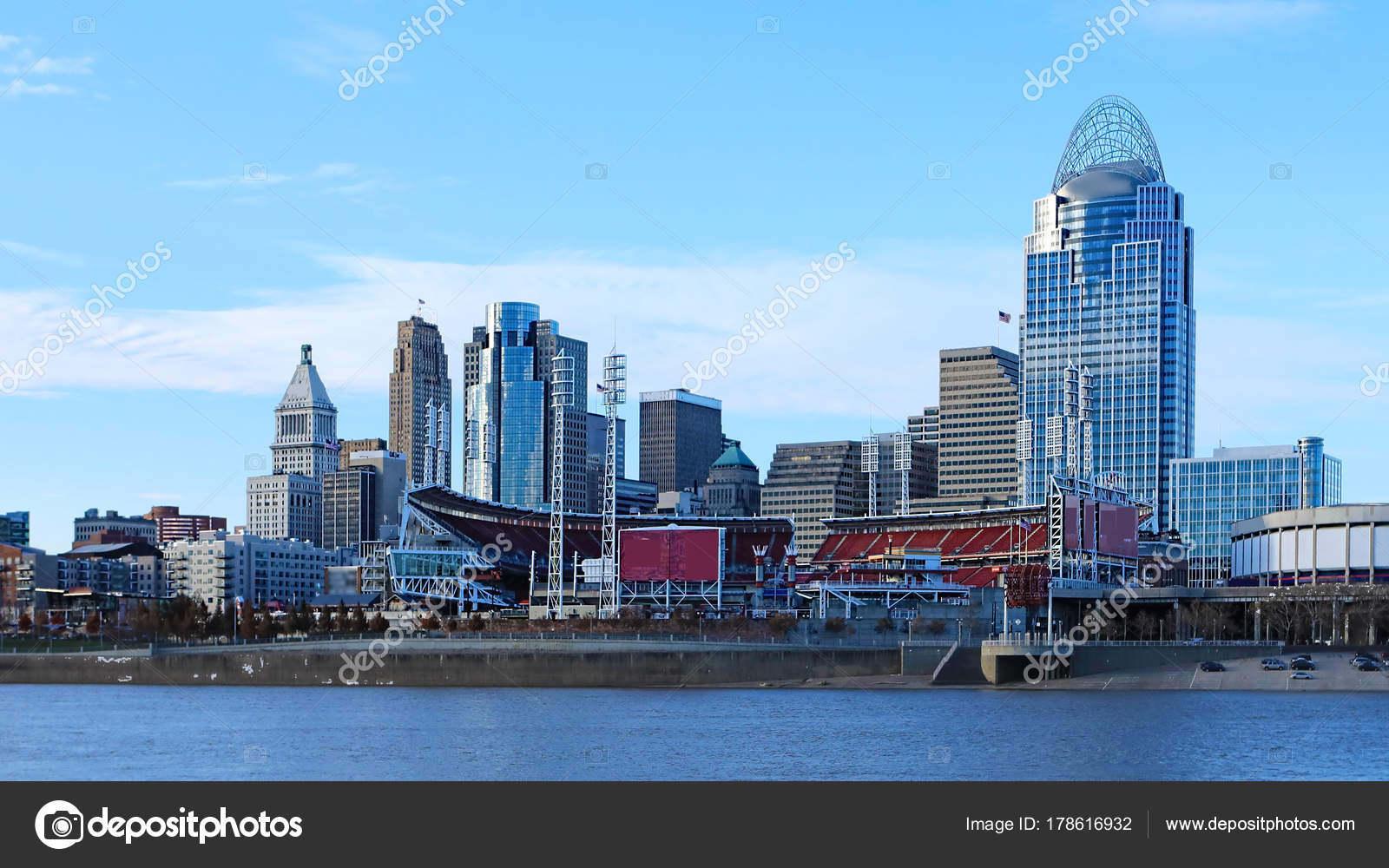 Cincinnati Ohio Skyline In The Early Morning Stock Photo C Hstiver 178616932