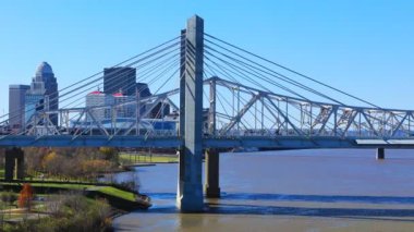 Louisville, Kentucky ve Jfk köprü 4k Timelapse