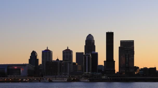 Timelapse Από Louisville Kentucky Καθώς Νύχτα Πέφτει — Αρχείο Βίντεο