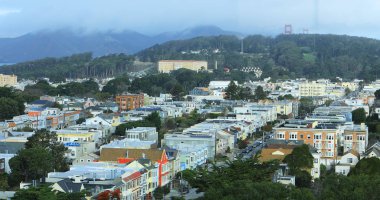 San Francisco, California Hava görünümünü sisli bir günde