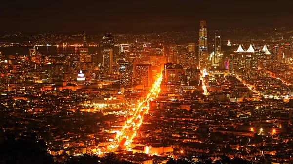 Vista de San Francisco por la noche —  Fotos de Stock