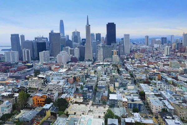 Ampla vista do centro da cidade de São Francisco, Califórnia — Fotografia de Stock