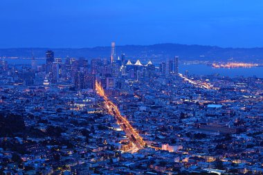 san francisco silueti gece görünümü