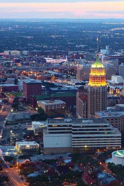 Vertikální centra města San Antonio, Texas při západu slunce — Stock fotografie