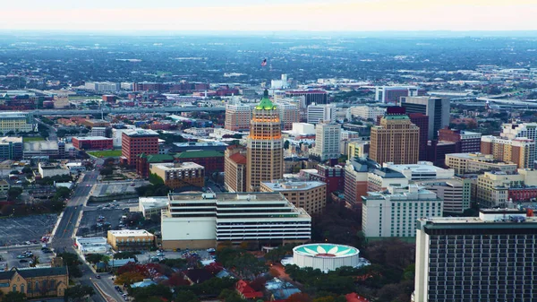 Vista aérea do centro da cidade de San Antonio em Twiligh — Fotografia de Stock