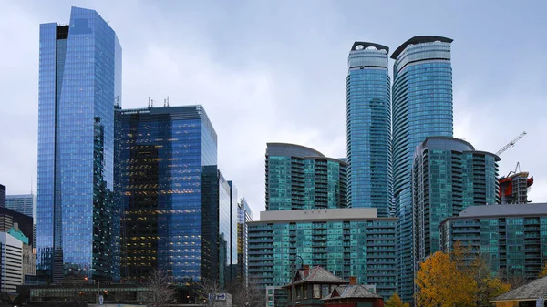Нічна сцена з центру міста Торонто — стокове фото