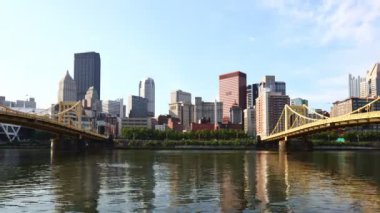 Timelapse Pittsburgh manzarası ile köprü 4k