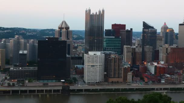 Día Noche Timelapse Pittsburgh Pennsylvania Skyline — Vídeos de Stock