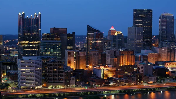 Pittsburgh Pennsylvania Skyline Skymningen — Stockfoto