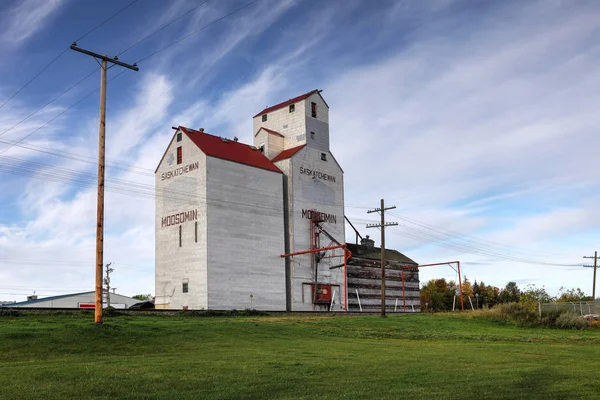 Saskatchewan, Canada prairie grain elevator — Stock Photo, Image