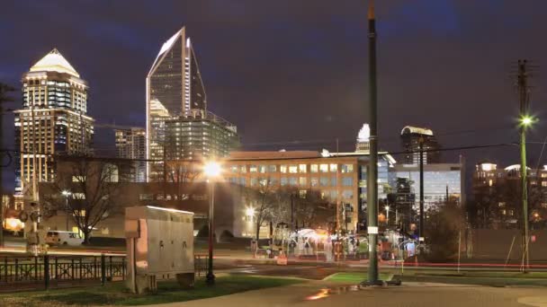 Timelapse Charlotte Carolina Del Norte Skyline Después Oscuro — Vídeos de Stock