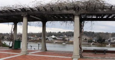 Augusta, Georgia 'daki Savannah Nehri kıyısında.