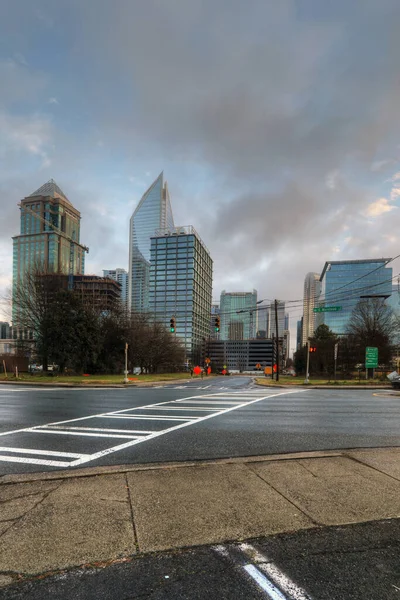 Függőleges Charlotte, Észak-Karolina városkép a szép reggel — Stock Fotó