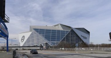 Mercedes-Benz Stadyumu, Nfl Atlanta Falcons 4k 'a ev sahipliği yapıyor.