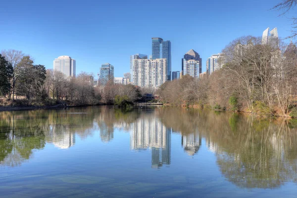 Atlanta Georgien Stadsbild Med Reflektioner — Stockfoto